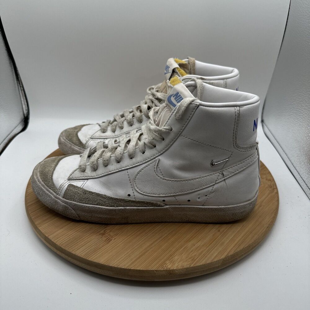 Nike Blazer Mid '77 SE Sisterhood Sneakers Women Size 9 Shoes White Leather
